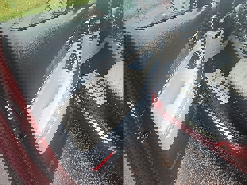 Used 2024 Kia Telluride SX Prestige w/ Towing Package image 9