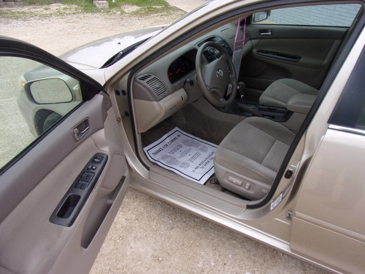 Used 2006 Toyota Camry LE FWD image 2