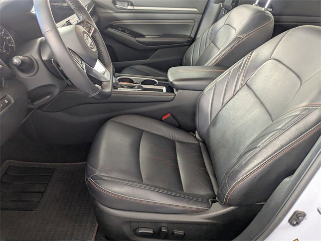 Used 2023 Nissan Altima 2.5 SR w/ SR Premium Package image 13