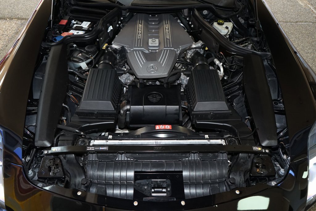 Used 2011 Mercedes-Benz SLS AMG Coupe image 25