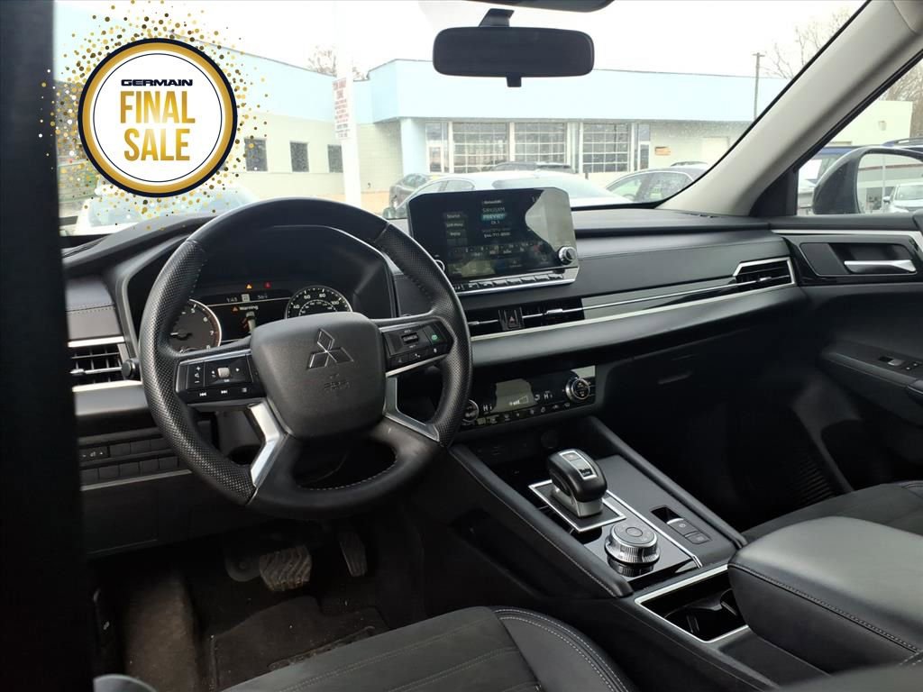 Used 2024 Mitsubishi Outlander SE image 10