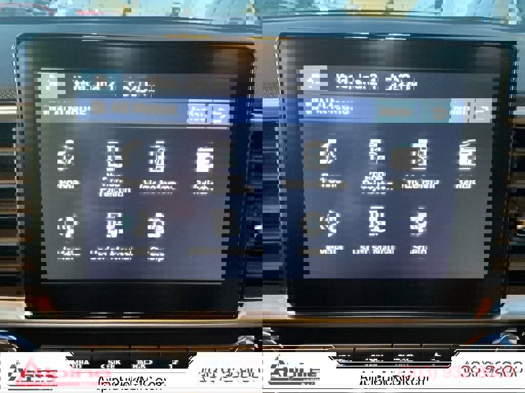 Used 2025 Hyundai Venue SEL image 17