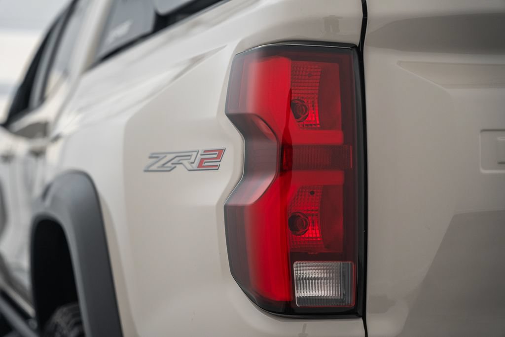 New 2026 Chevrolet Colorado ZR2 w/ Midnight Edition AWD/4WD image 8