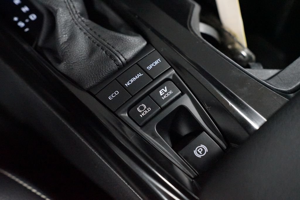 Used 2025 Toyota Camry SE FWD image 23