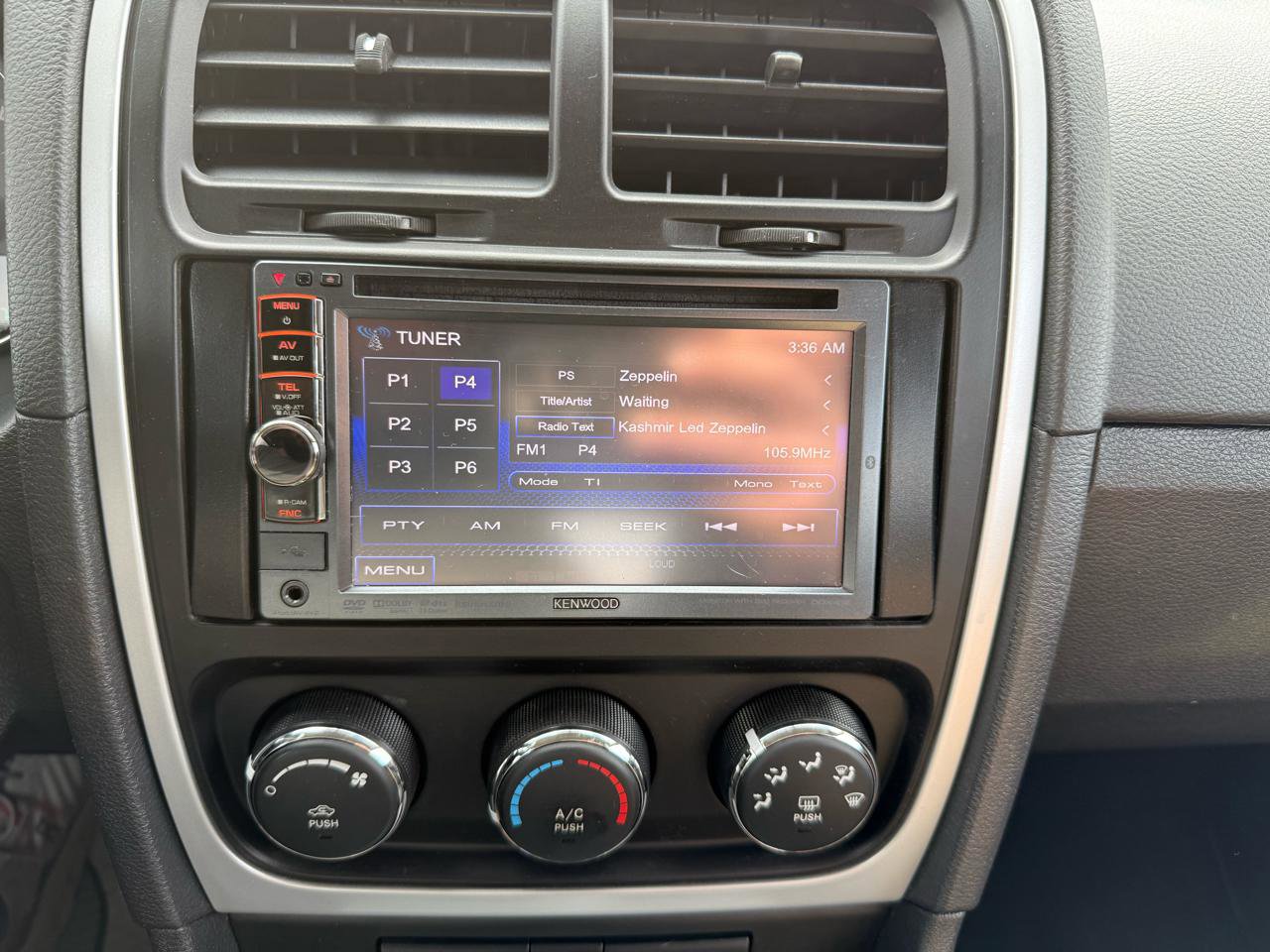 Used 2010 Dodge Caliber SXT image 21