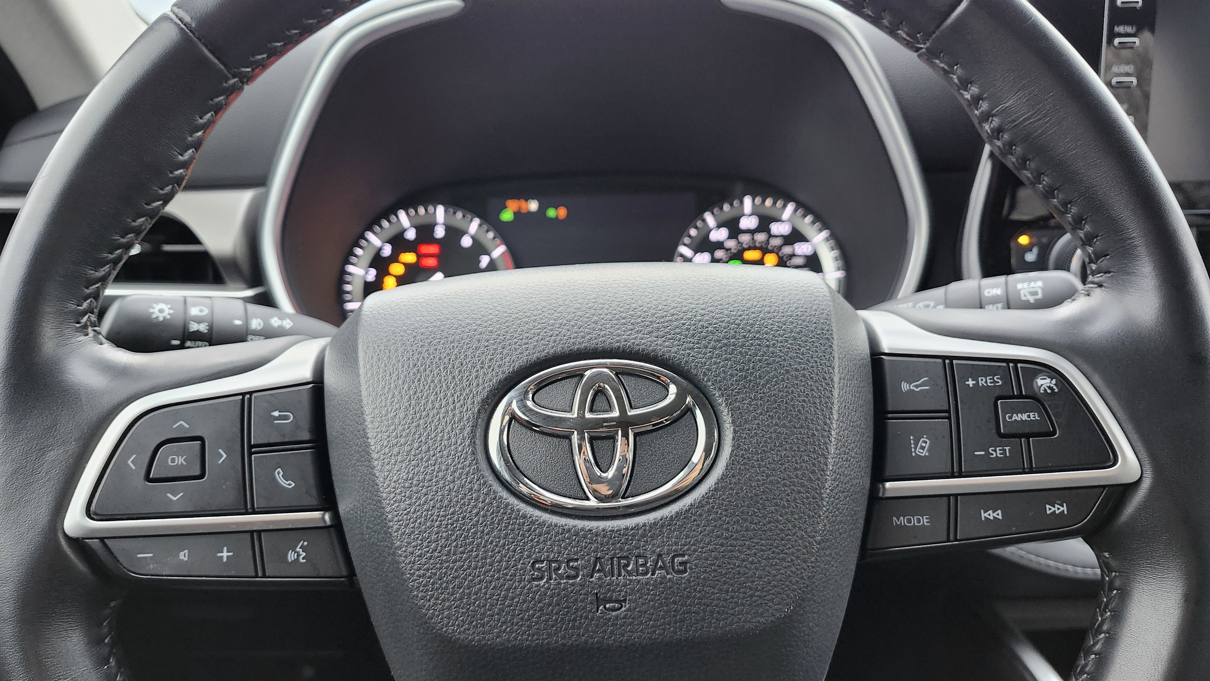 Used 2022 Toyota Highlander XLE image 32