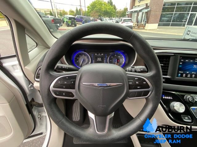 Used 2021 Chrysler Voyager L FWD image 36