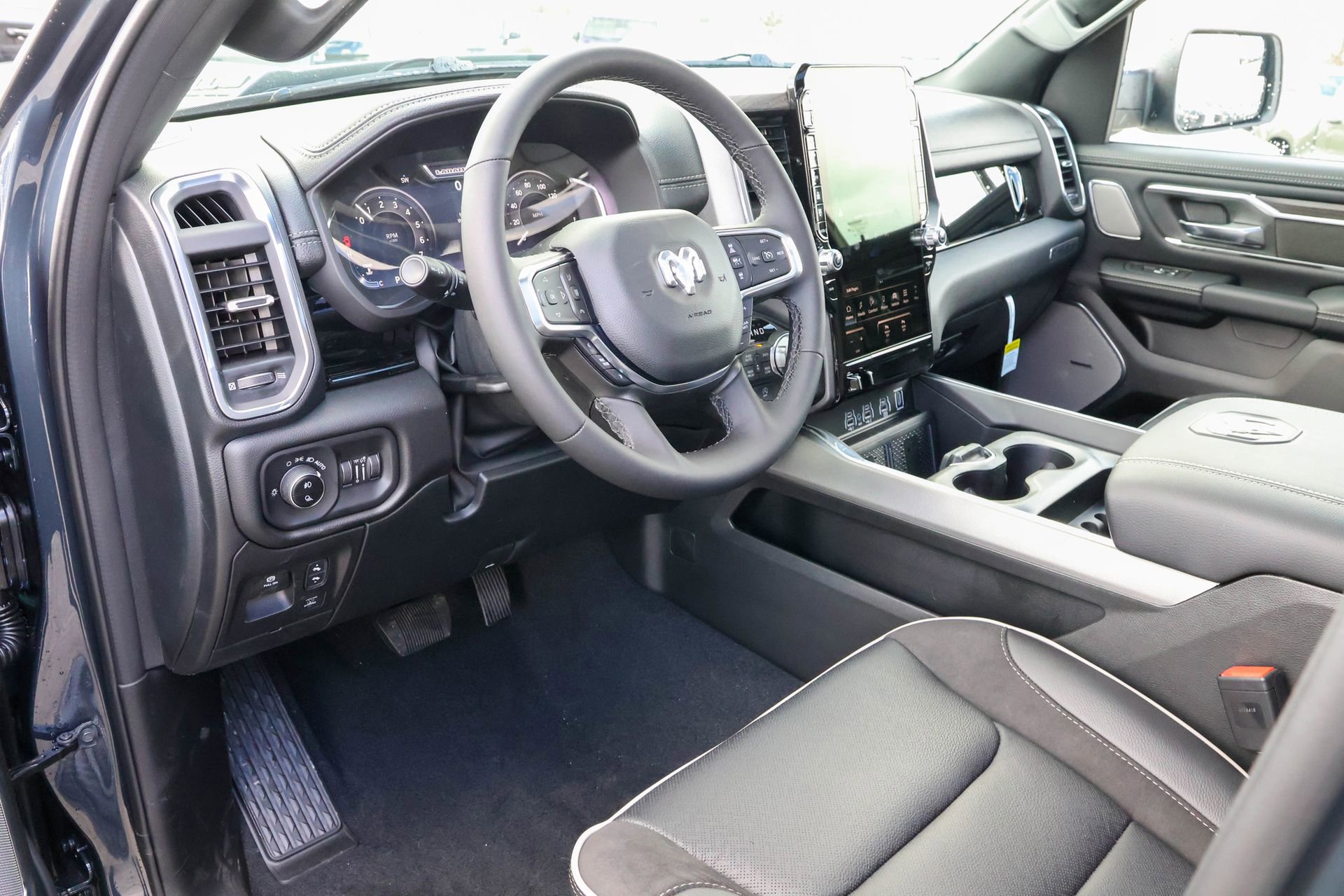 New 2026 RAM 1500 Laramie w/ Night Edition AWD/4WD image 3