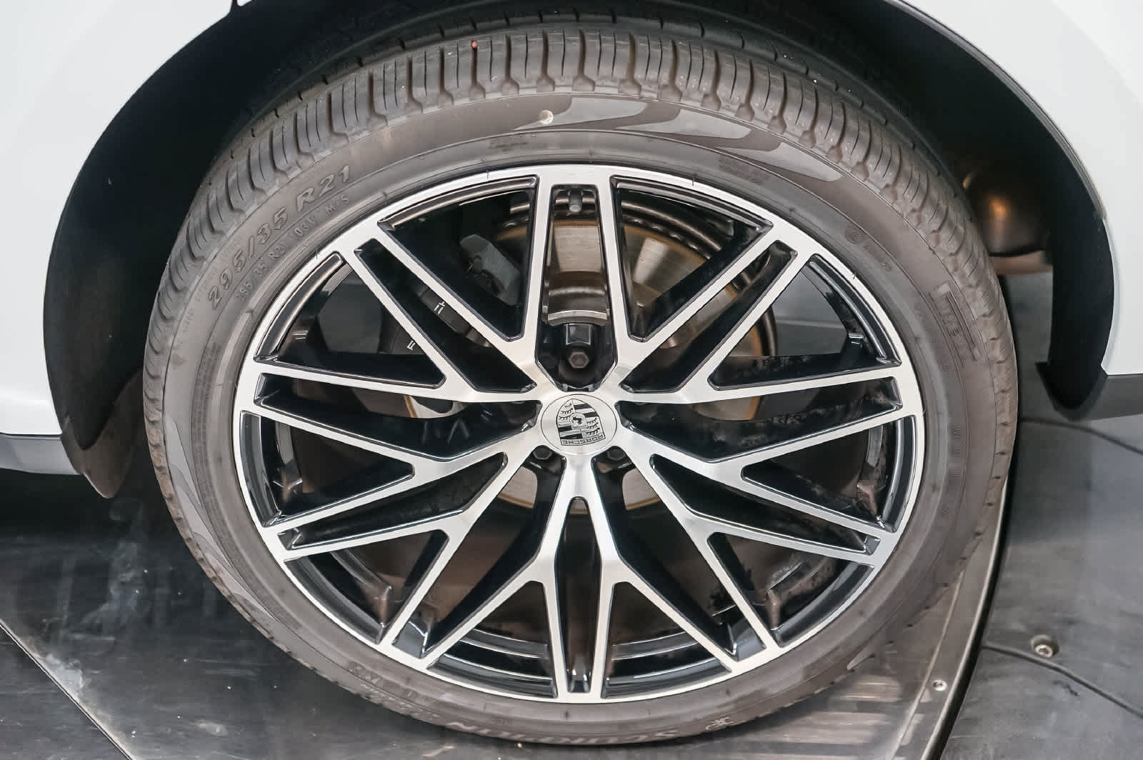 Certified 2026 Porsche Macan AWD/4WD image 13
