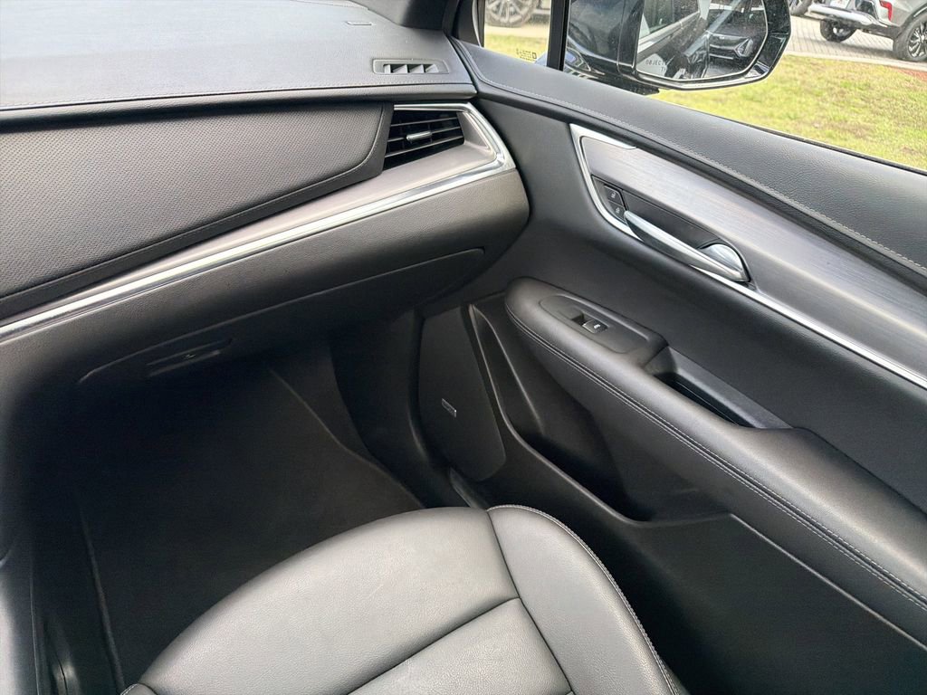 Certified 2024 Cadillac XT5 Luxury image 17