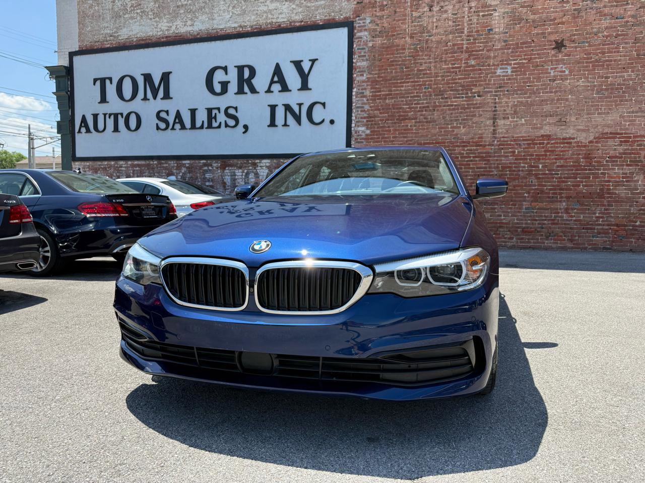 Used 2019 BMW 530i xDrive w/ Premium Package AWD/4WD image 1