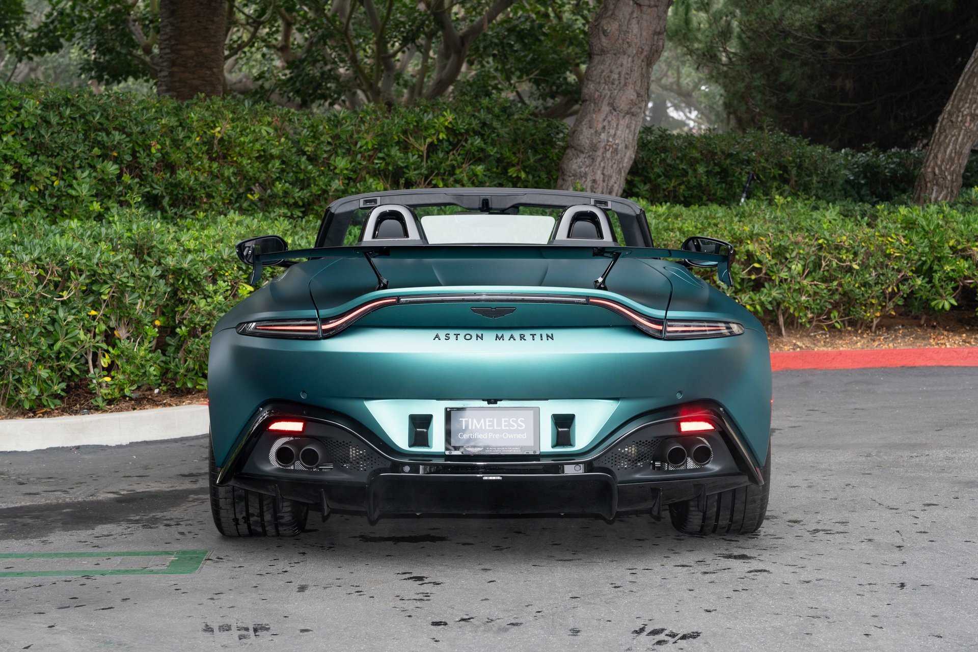 Used 2023 Aston Martin V8 Vantage Roadster image 7