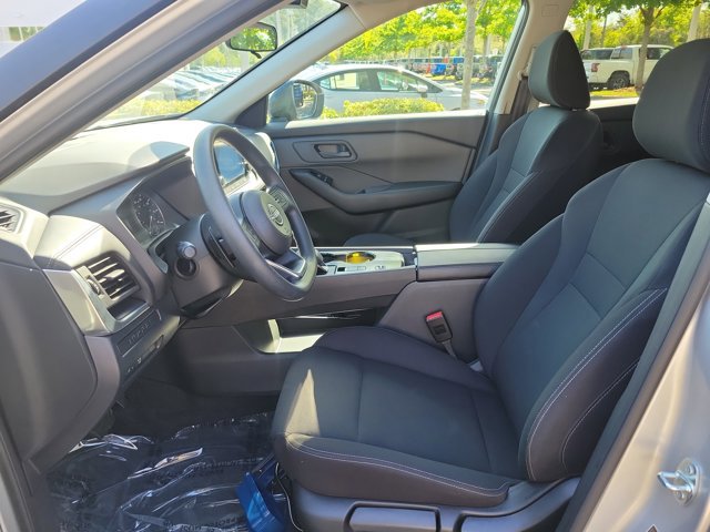 Used 2024 Nissan Rogue S image 15