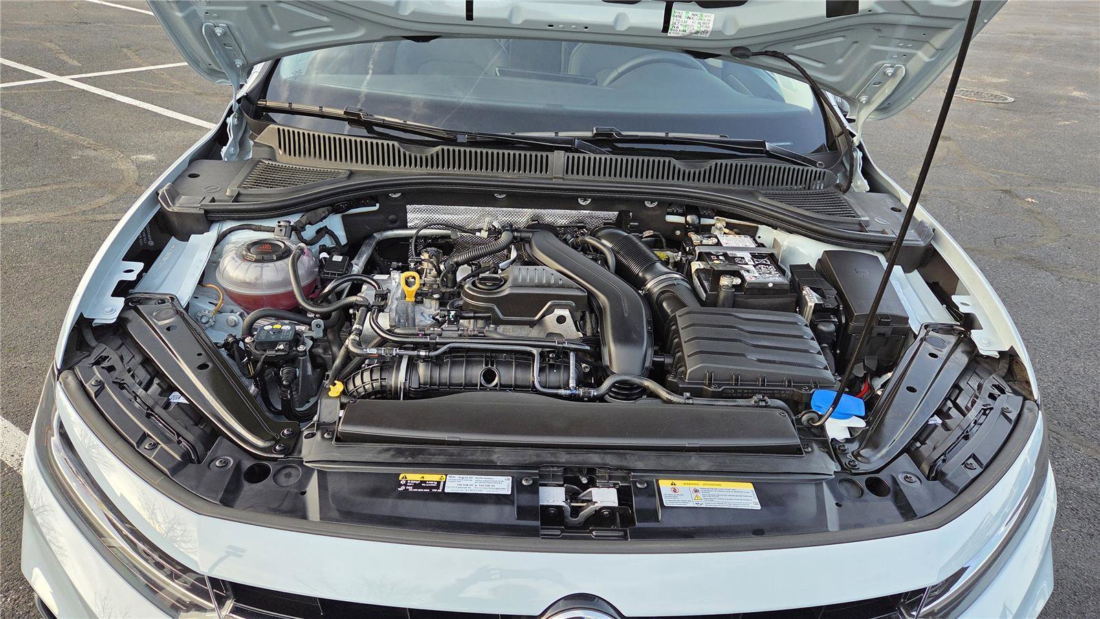 Used 2025 Volkswagen Jetta SE w/ Sunroof Package image 10