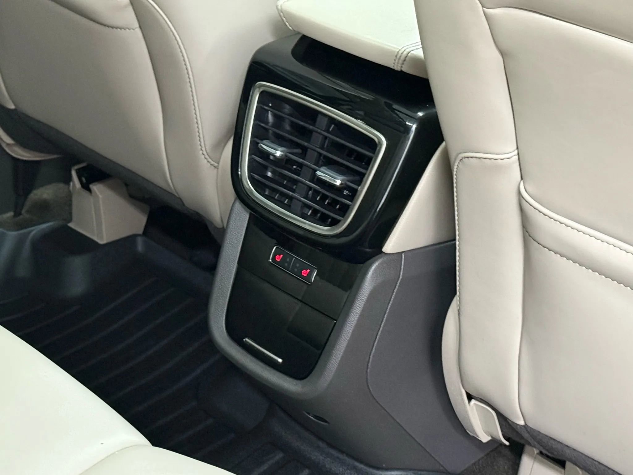 Used 2021 Lincoln Nautilus Reserve w/ Class II Trailer Tow Package image 40