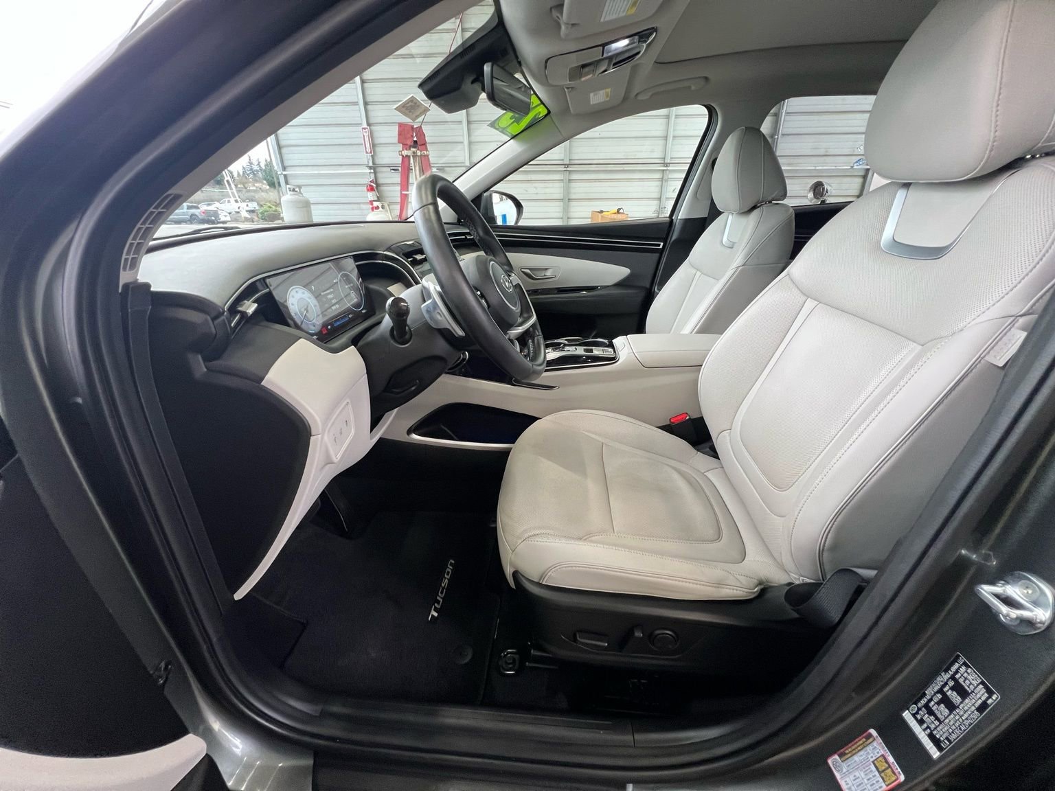 Used 2023 Hyundai Tucson Limited AWD/4WD image 10