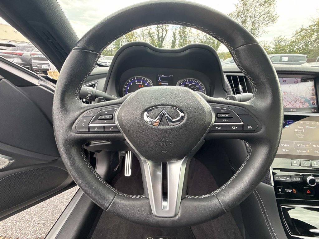 Used 2018 INFINITI Q60 Red Sport 400 w/ Sensory Package 3.0T Sport AWD/4WD image 11