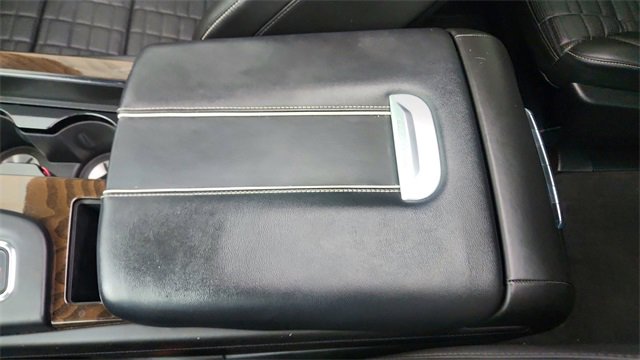 Used 2023 Cadillac Escalade ESV Sport Platinum w/ LPO, ONYX Package image 60