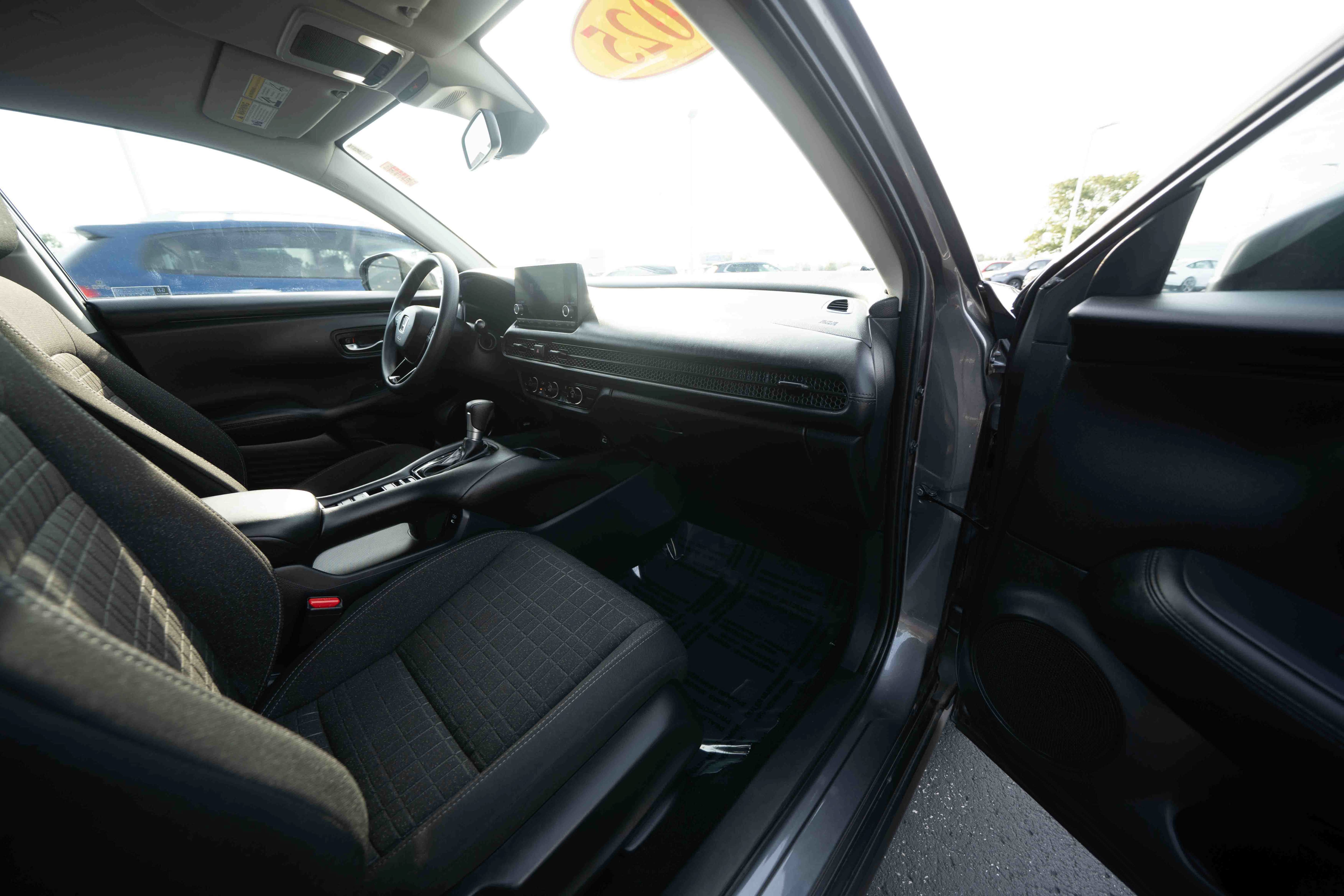 Certified 2025 Honda HR-V LX image 26