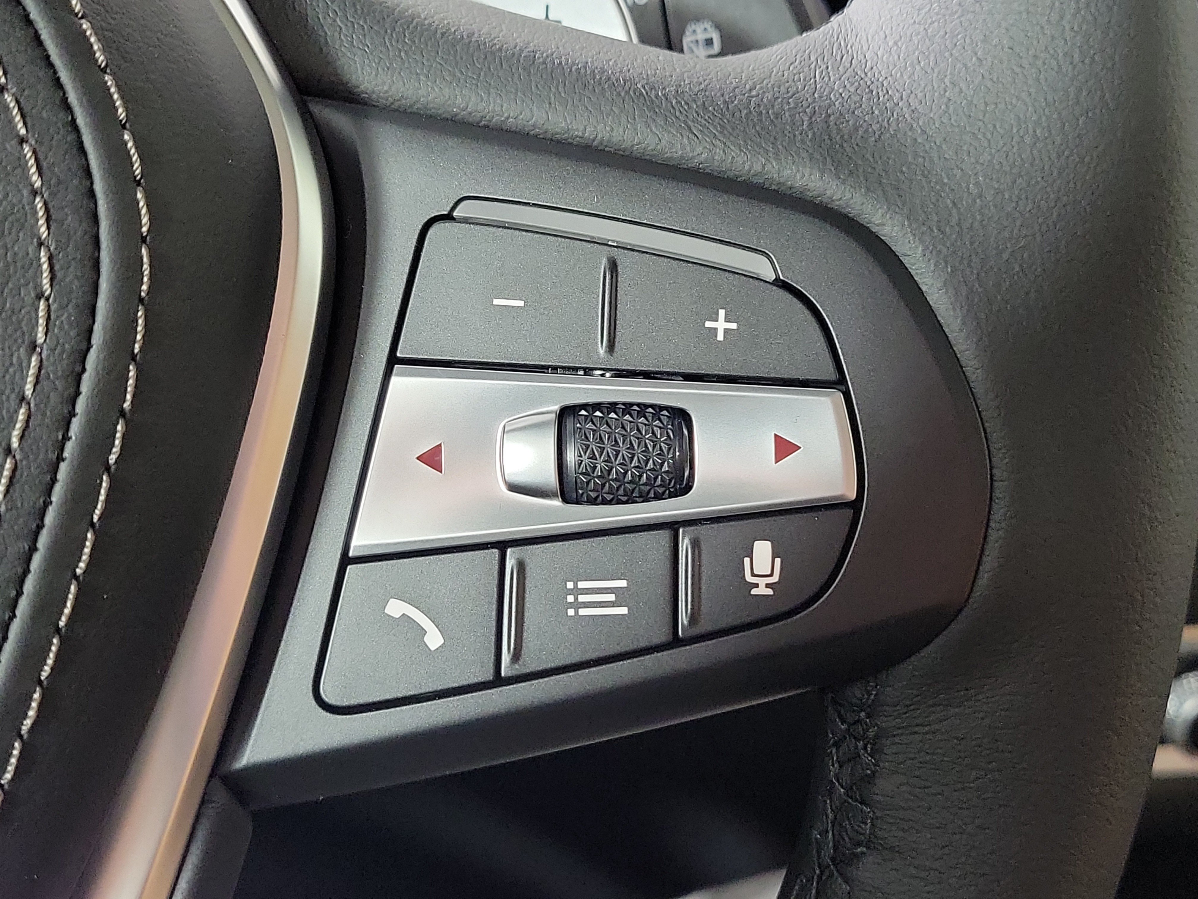 Used 2026 BMW X5 xDrive40i AWD/4WD image 14