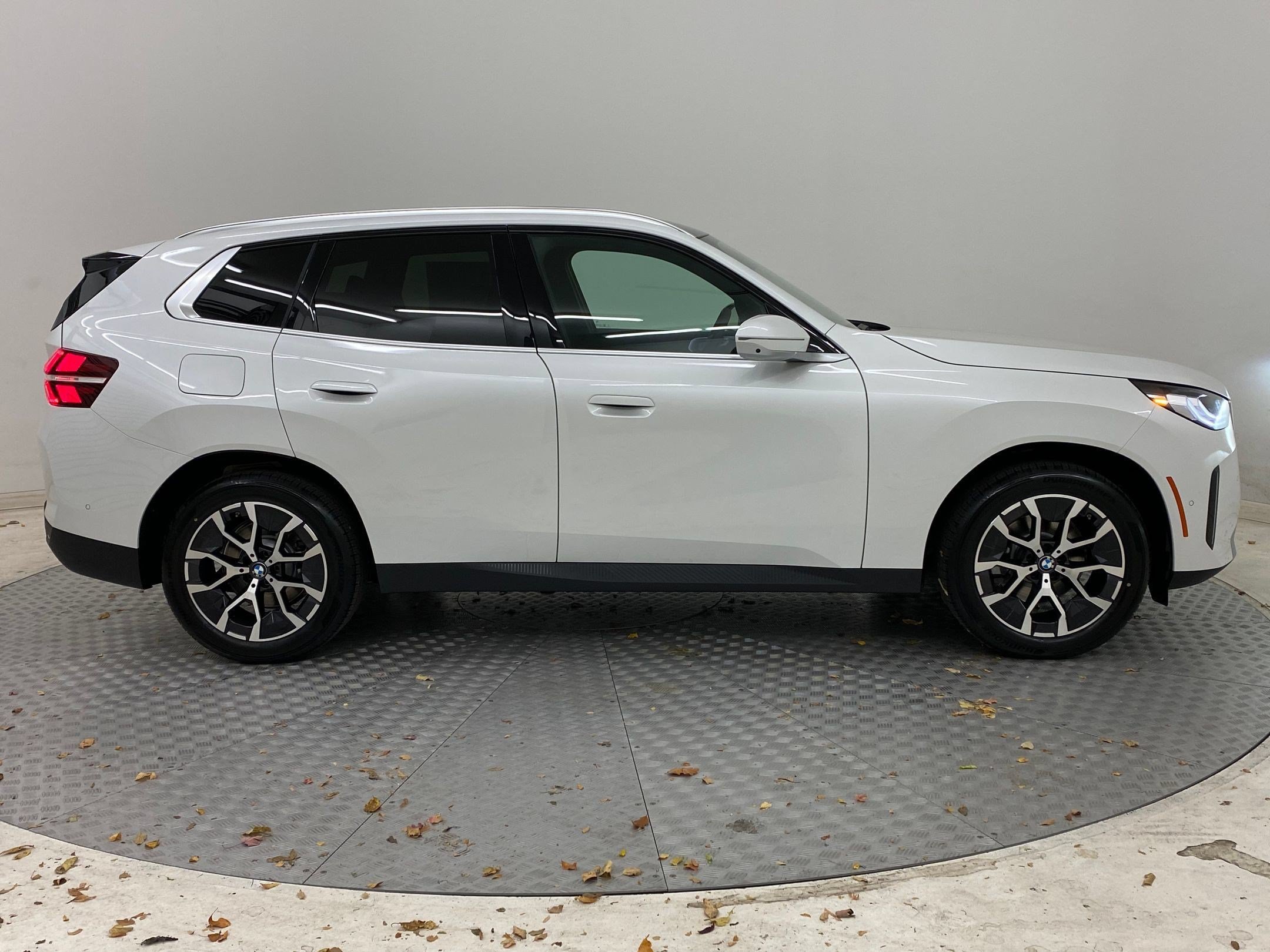 Used 2026 BMW X3 xDrive30i w/ Premium Package AWD/4WD image 7