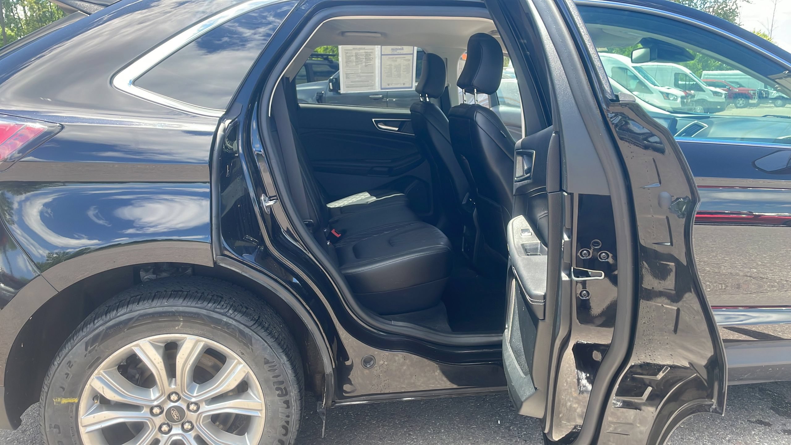 Certified 2023 Ford Edge Titanium AWD/4WD image 25