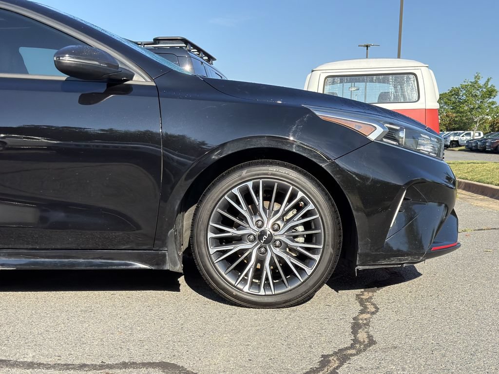 Used 2023 Kia Forte GT-Line w/ GT-Line Premium Package FWD image 9