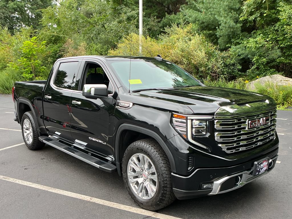 Used 2024 GMC Sierra 1500 Denali w/ Technology Package AWD/4WD image 7