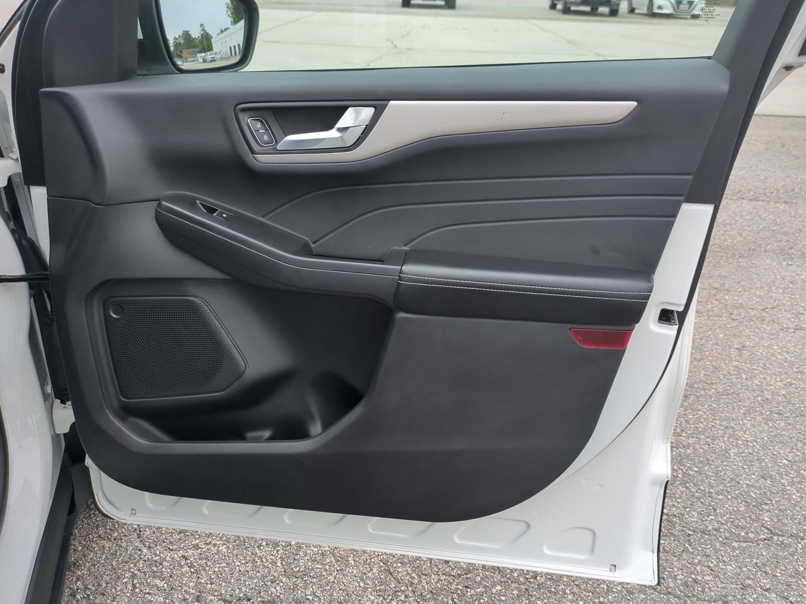 Used 2022 Ford Escape SEL FWD image 28