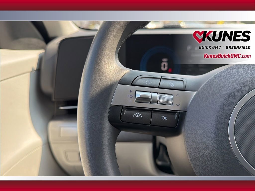 Used 2025 Hyundai Kona SEL image 18