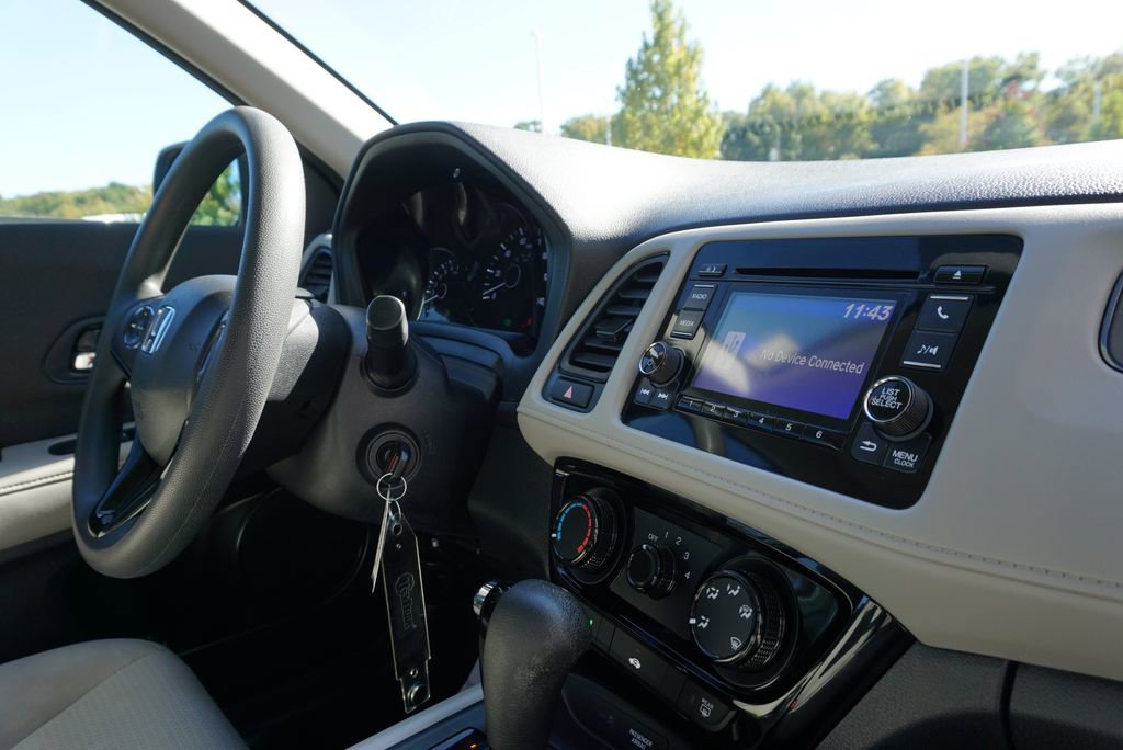 Used 2020 Honda HR-V LX image 60