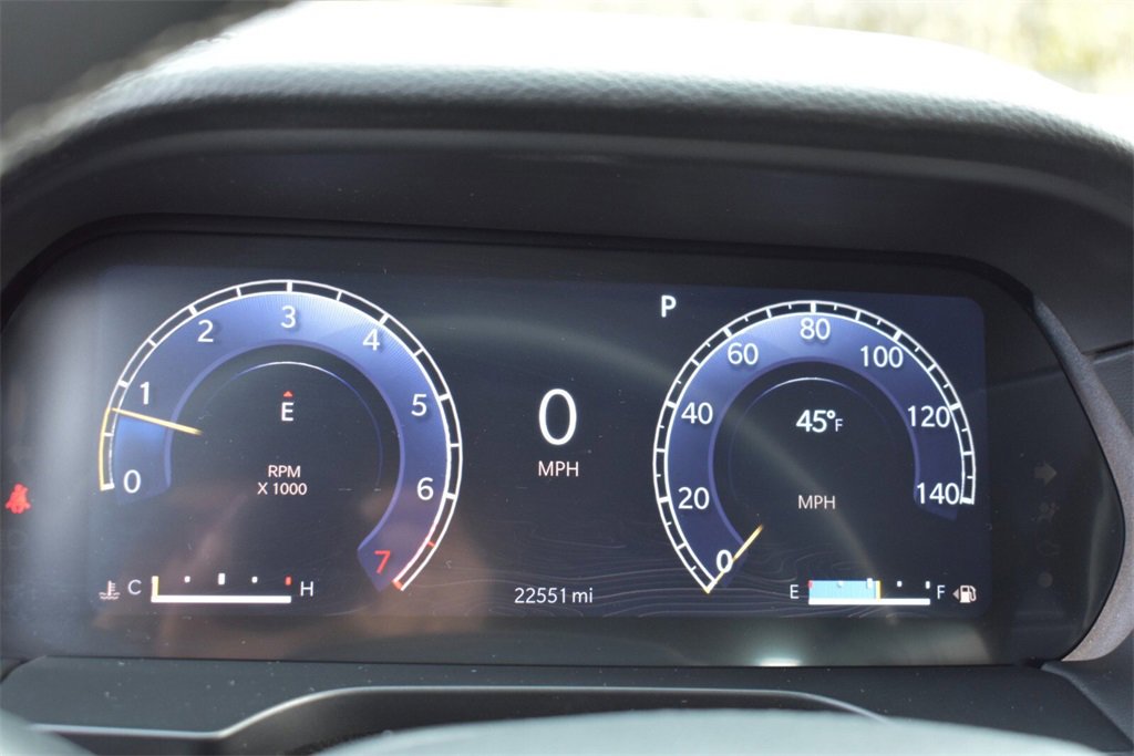 Used 2023 Jeep Grand Cherokee Limited w/ Black Appearance Package image 13