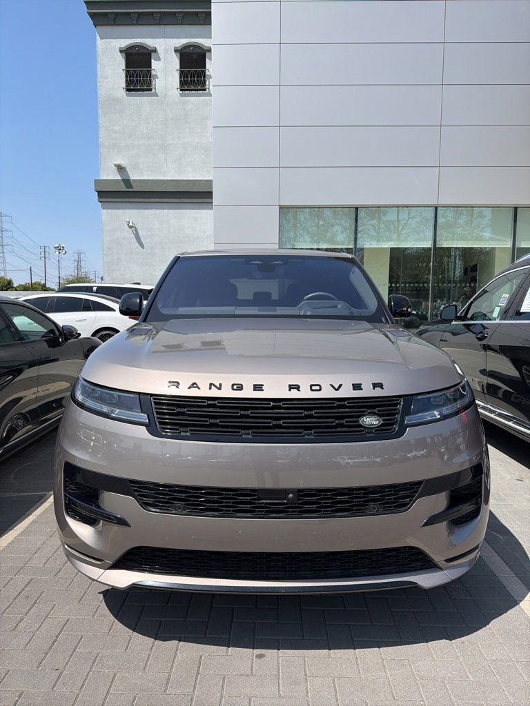 Used 2023 Land Rover Range Rover Sport SE Dynamic AWD/4WD image 2