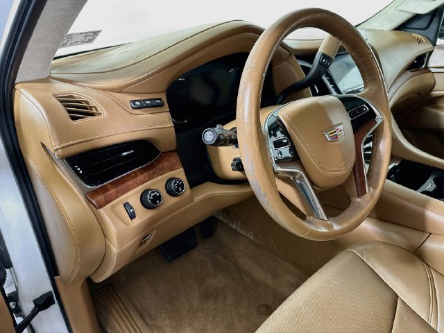 Used 2016 Cadillac Escalade Platinum AWD/4WD image 12