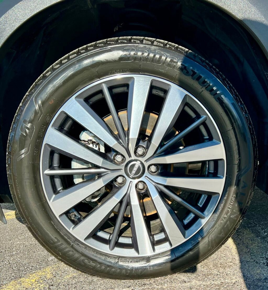 Used 2022 Nissan Pathfinder Platinum w/ Cargo Package image 28