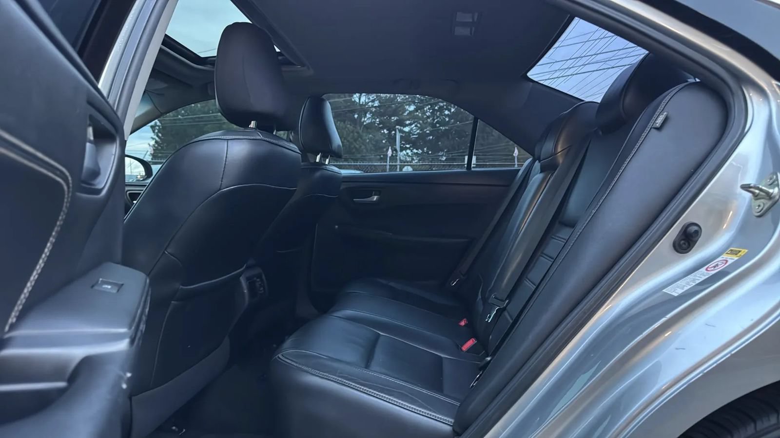 Used 2015 Toyota Camry XLE FWD image 16