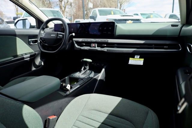 Used 2025 Kia K4 EX image 34