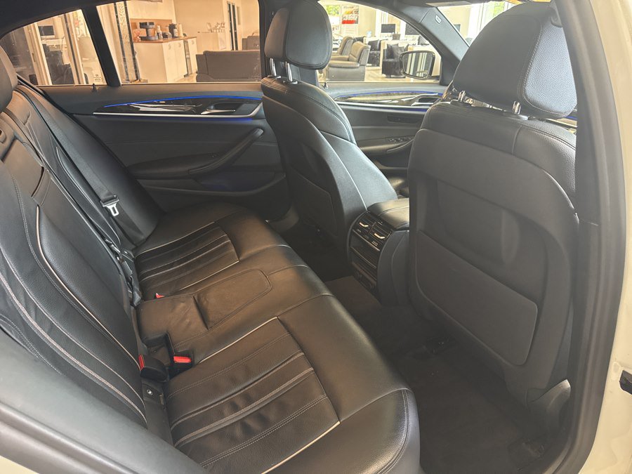 Used 2019 BMW 530e xDrive w/ Convenience Package AWD/4WD image 18