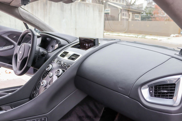 Used 2014 Aston Martin Vanquish Coupe image 32