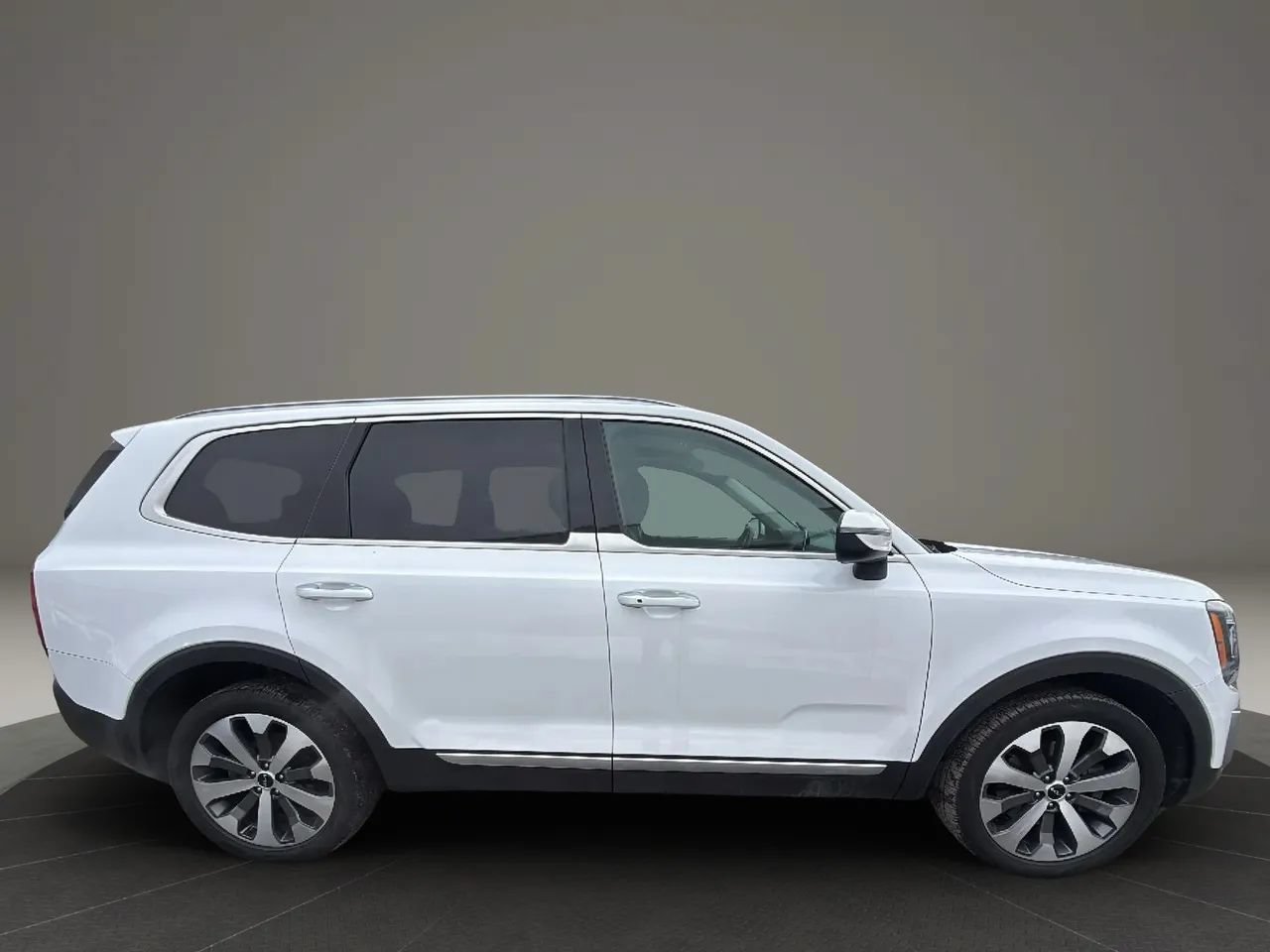 Used 2022 Kia Telluride S AWD/4WD image 4