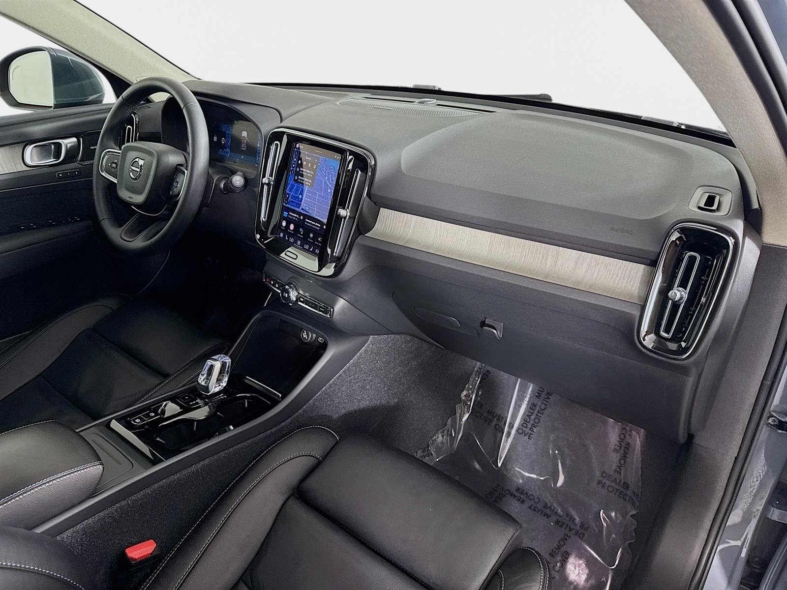 Used 2023 Volvo XC40 B5 Plus w/ Driver Assist Package AWD/4WD image 32