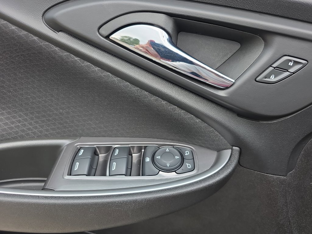 Used 2023 Chevrolet Malibu LT image 35