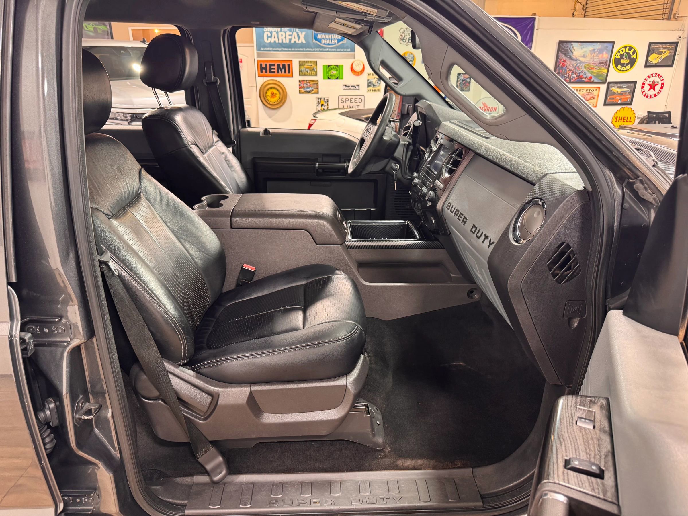 Used 2015 Ford F250 XLT w/ XLT Interior Package image 20