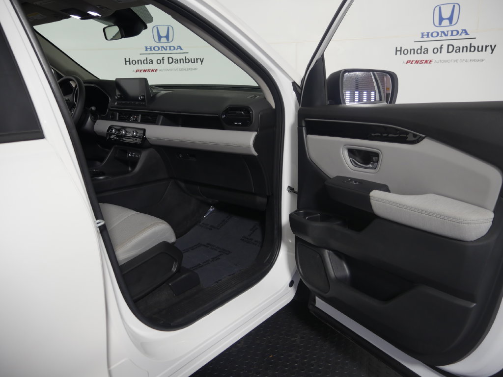 Used 2023 Honda Pilot LX image 7