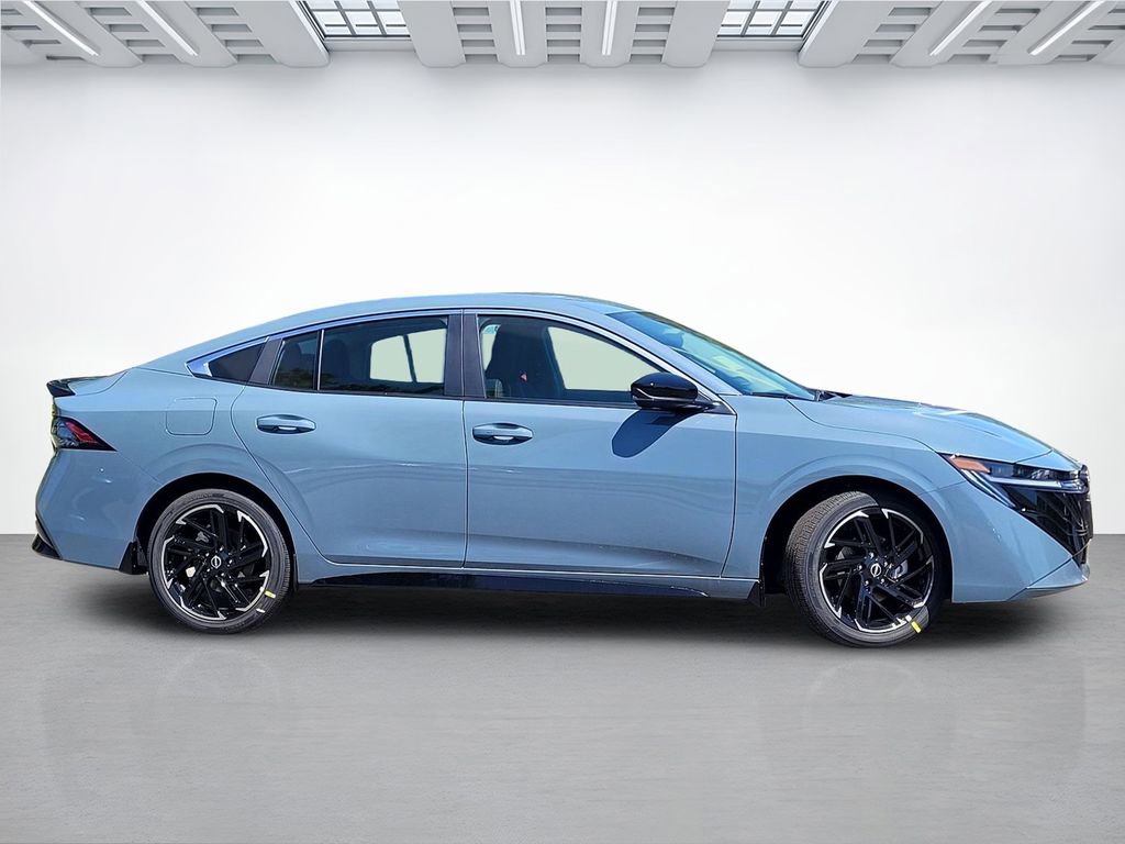 New 2026 Nissan Sentra SR FWD image 3