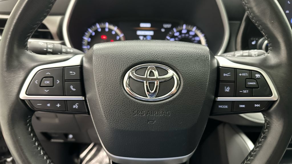 Certified 2024 Toyota Highlander XLE AWD/4WD image 16