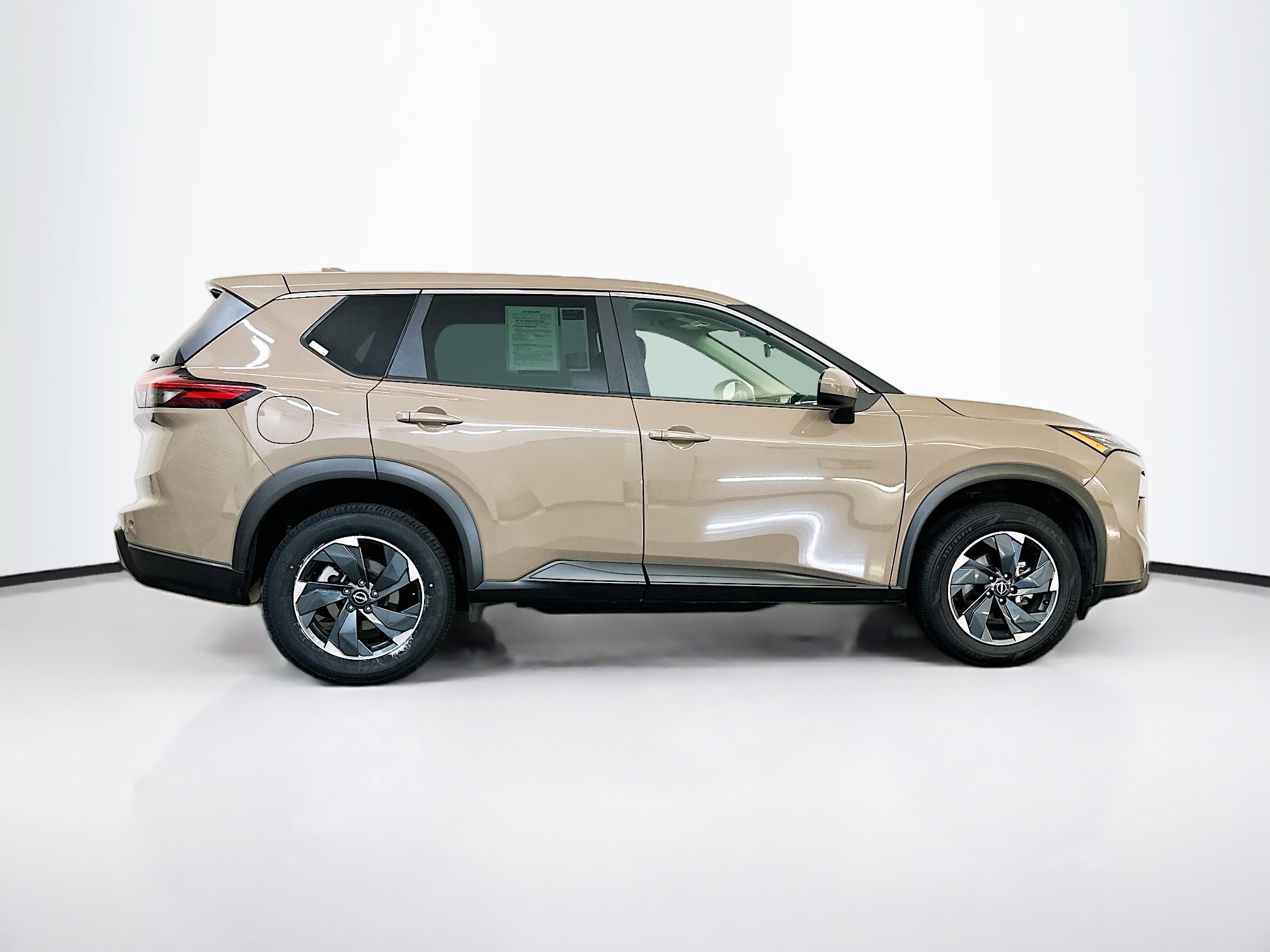 Used 2025 Nissan Rogue SV image 10
