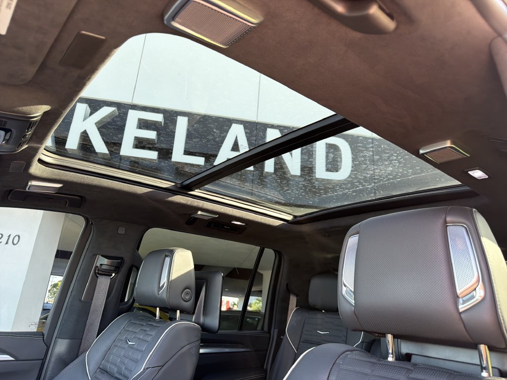 Certified 2025 Cadillac Escalade ESV V w/ LPO, ONYX Package AWD/4WD image 28