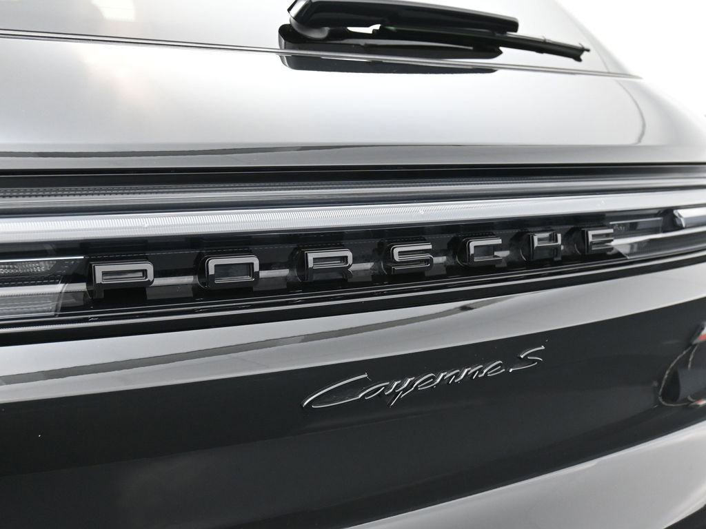 Certified 2025 Porsche Cayenne S AWD/4WD image 14