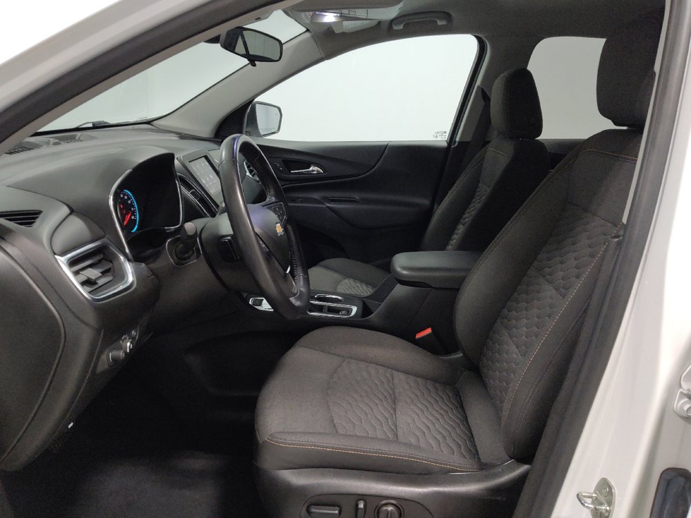 Used 2021 Chevrolet Equinox LT w/ Driver Convenience Package image 17